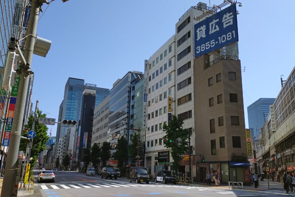 神田駅東側 国道17号（中央通り）
